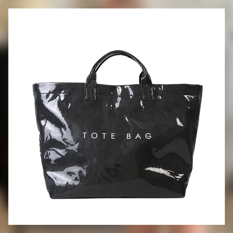 Toteveske med bokstavtrykk for kvinner