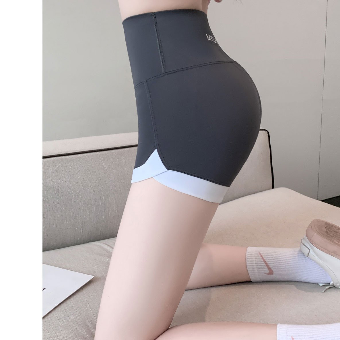 Sømløs sommershorts med minihai