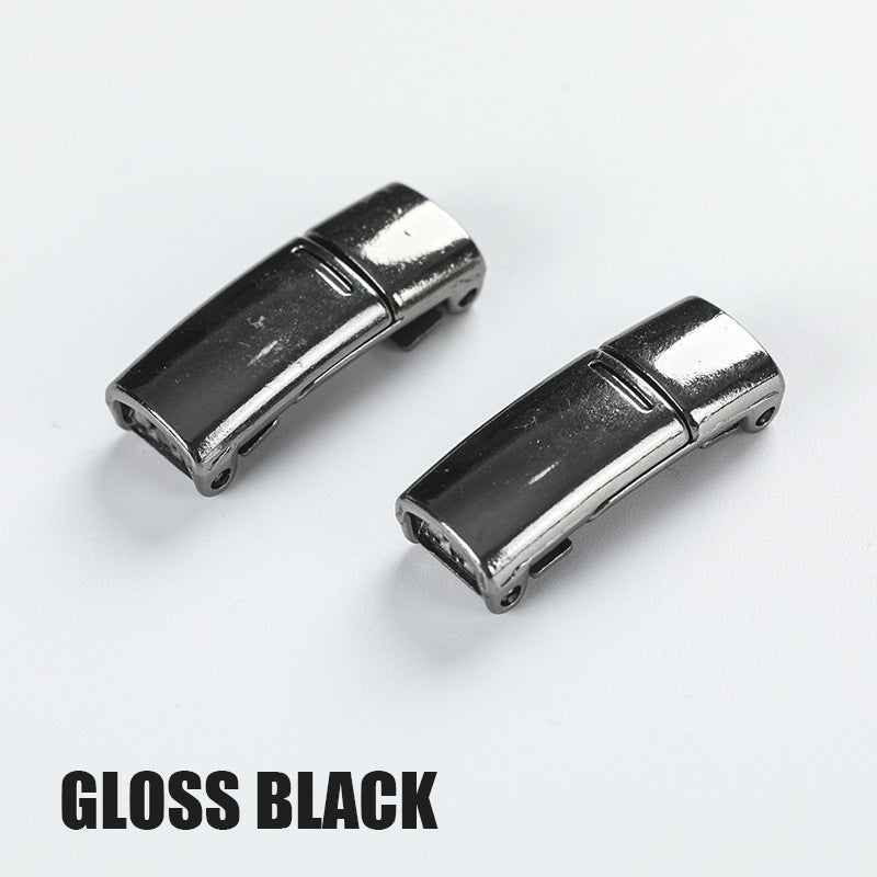 Magnetisk metallspenne for skolisser