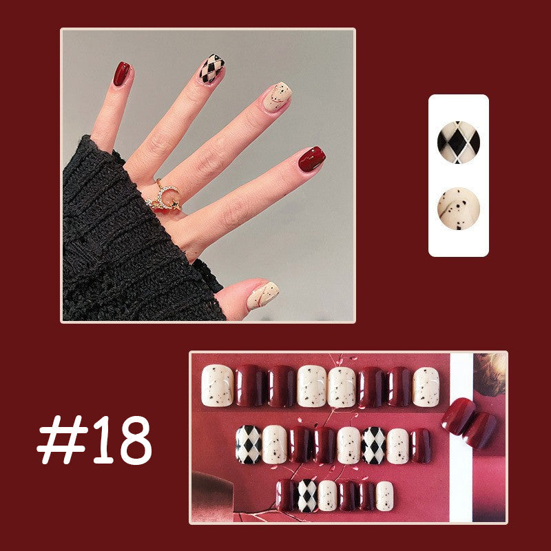 Bærbare trykk-på negleklistremerker