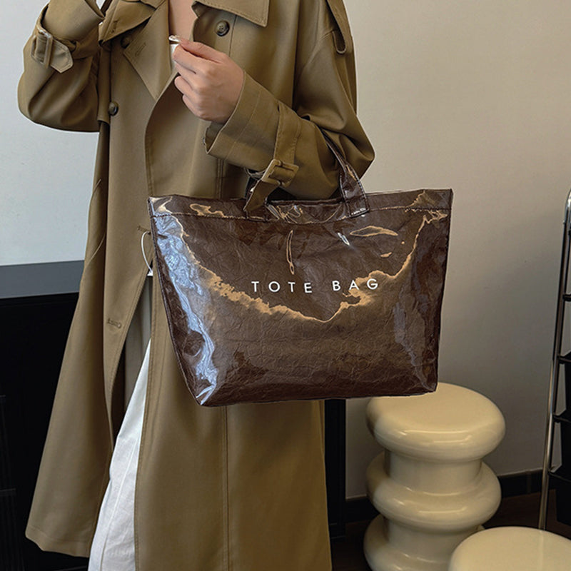 Toteveske med bokstavtrykk for kvinner