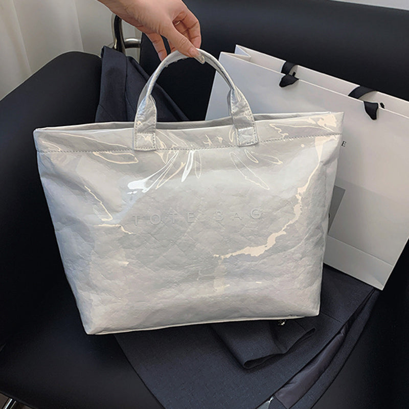 Toteveske med bokstavtrykk for kvinner