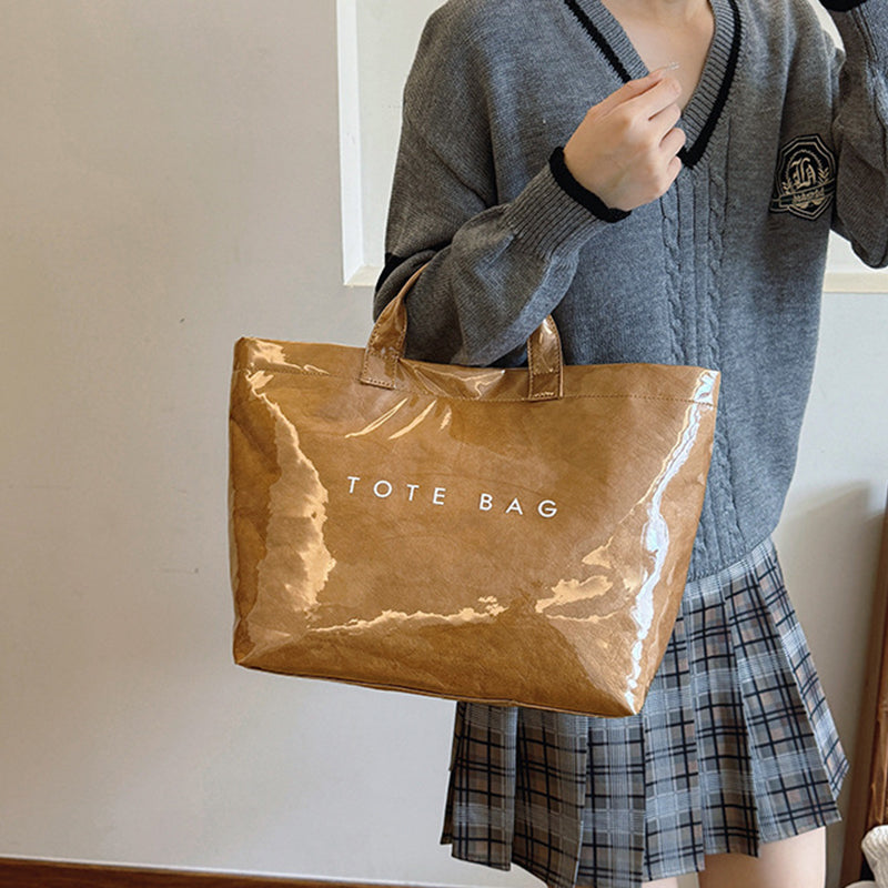 Toteveske med bokstavtrykk for kvinner