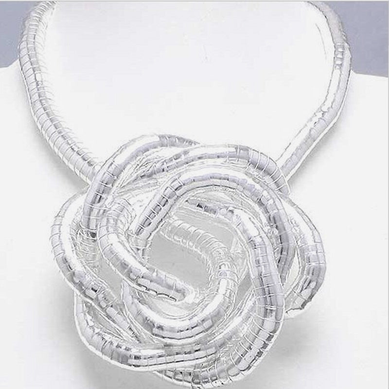 ✨Böjt Snake Chain halskjede✨