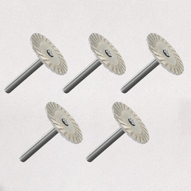 Liten steinutskjæring