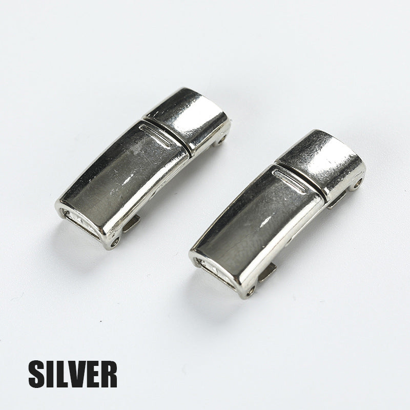 Magnetisk metallspenne for skolisser