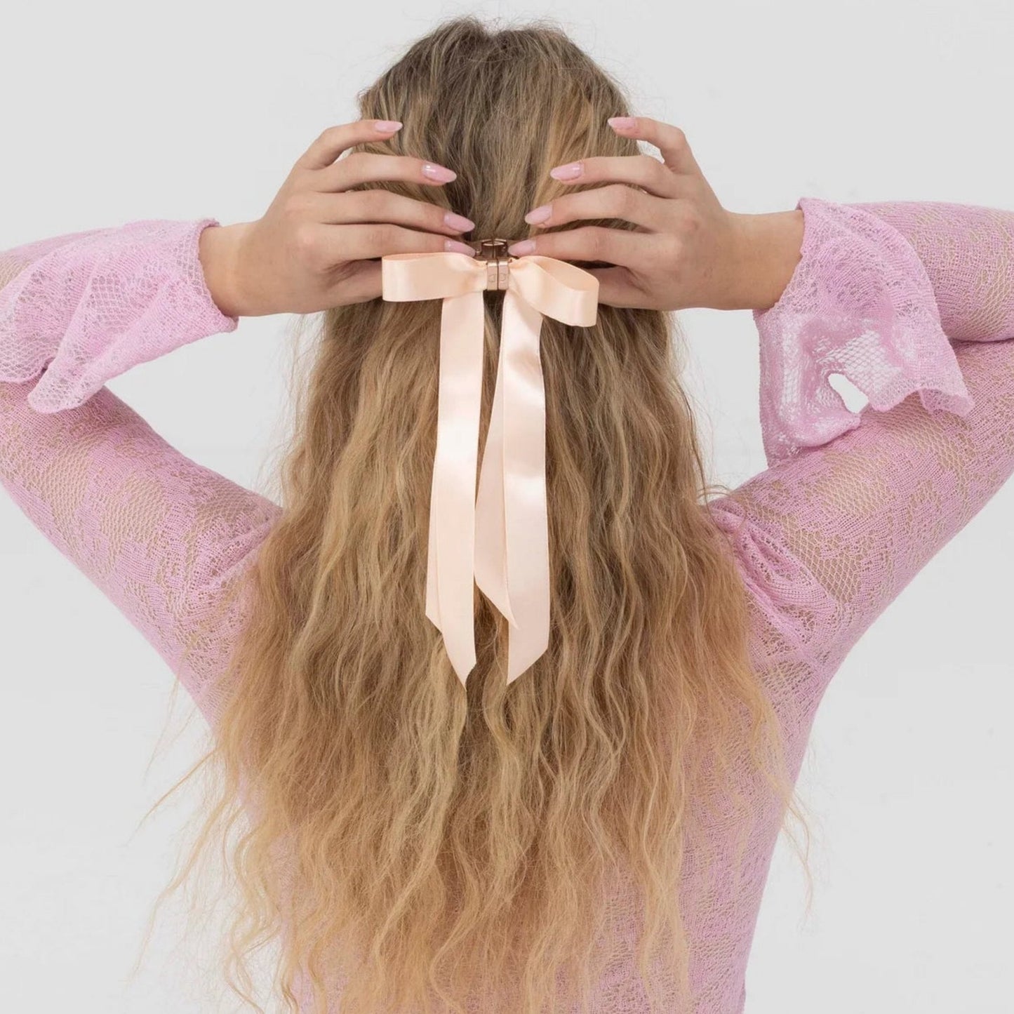 🎀 Magnetisk hårklemme med satengsløyfe – sikkert feste, elegant stil, ingen skader!✨💕