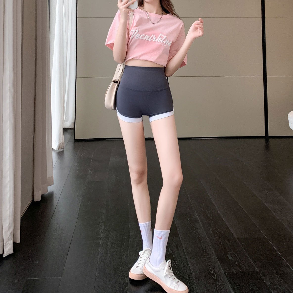 Sømløs sommershorts med minihai