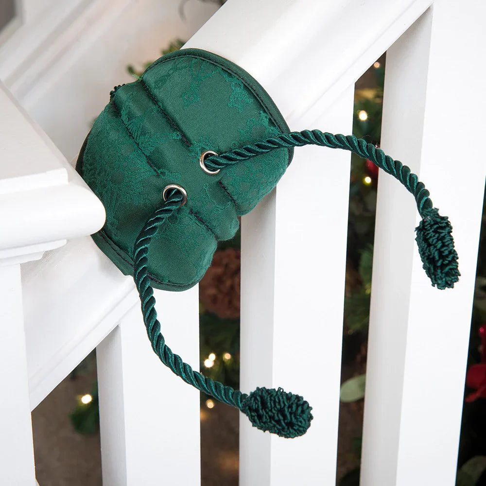 Sikre og stilige girlanderbånd til julerekkverk