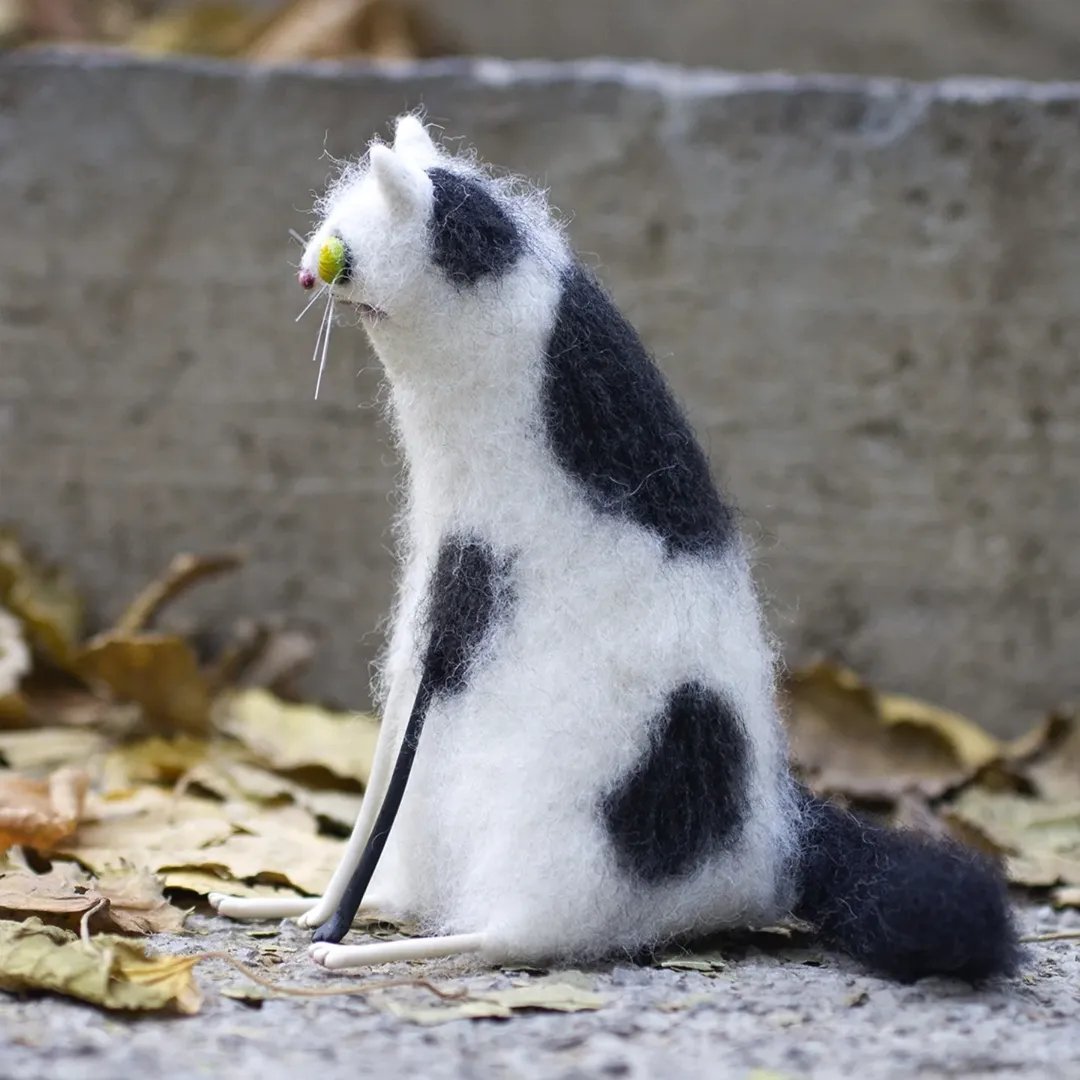 🎄✨Wool Felt Familiars – Sære håndlagde følgesvenner