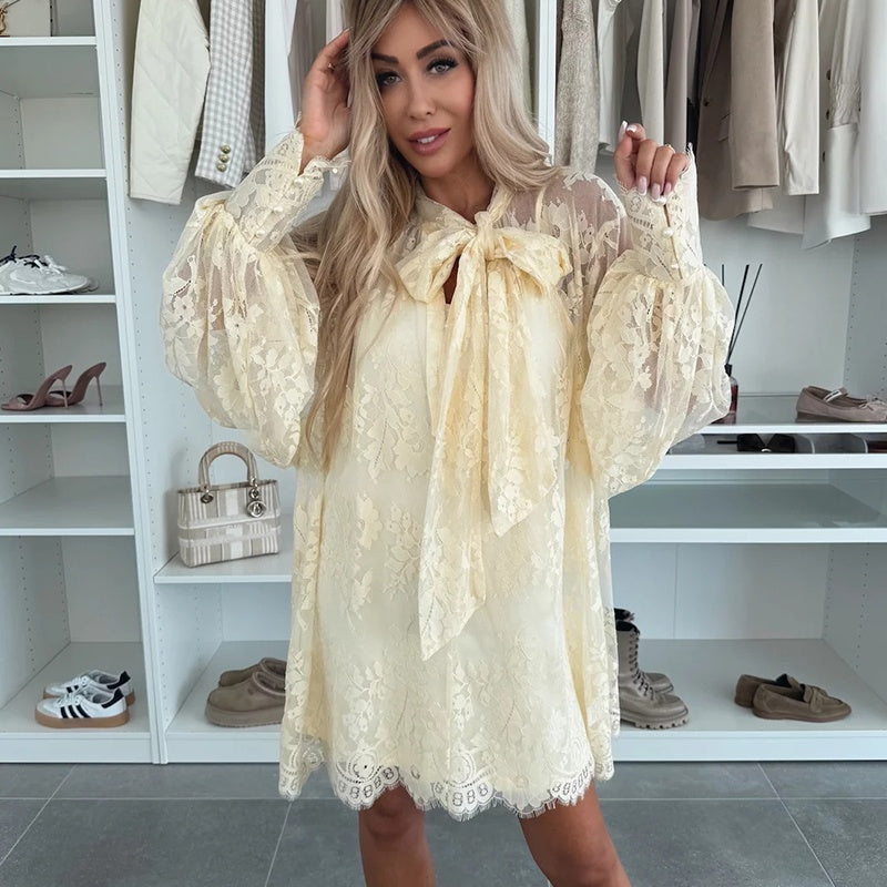 {Gratis Frakt}🌸Vårtilbud🌸 Minikjole i blonder med sløyfe i halsen